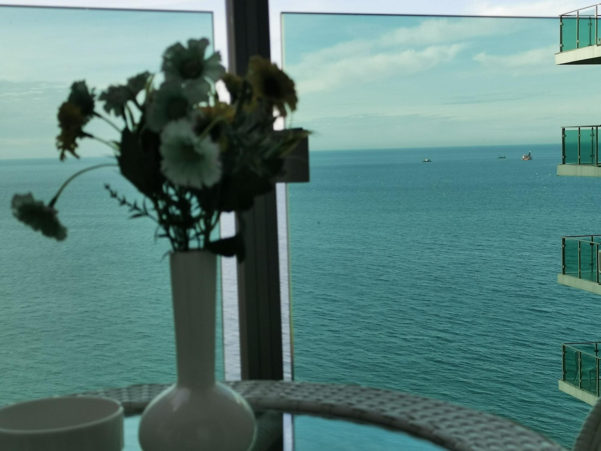Aqua Batumi Hotel & Apartments Εξωτερικό φωτογραφία