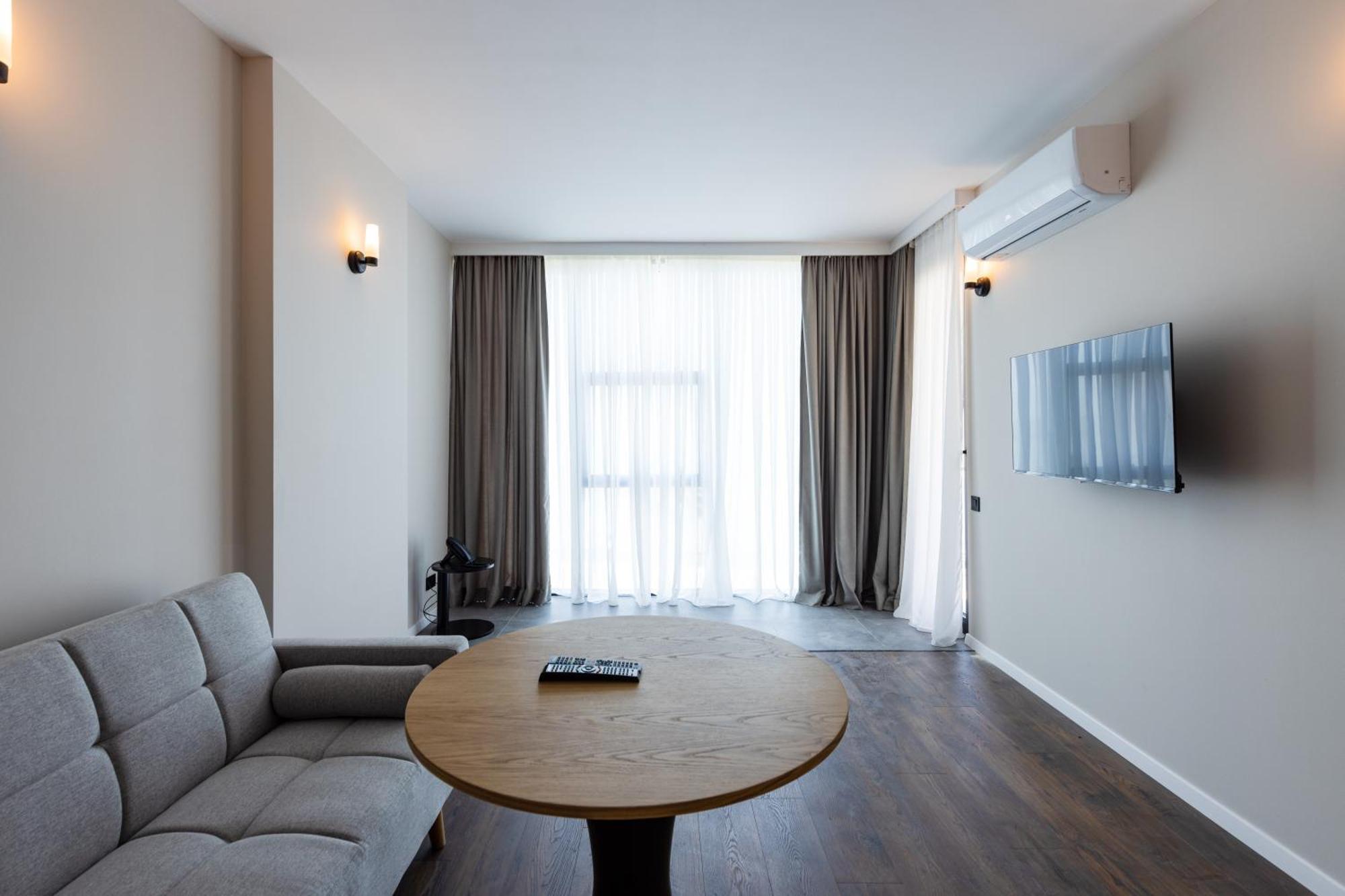 Aqua Batumi Hotel & Apartments Εξωτερικό φωτογραφία