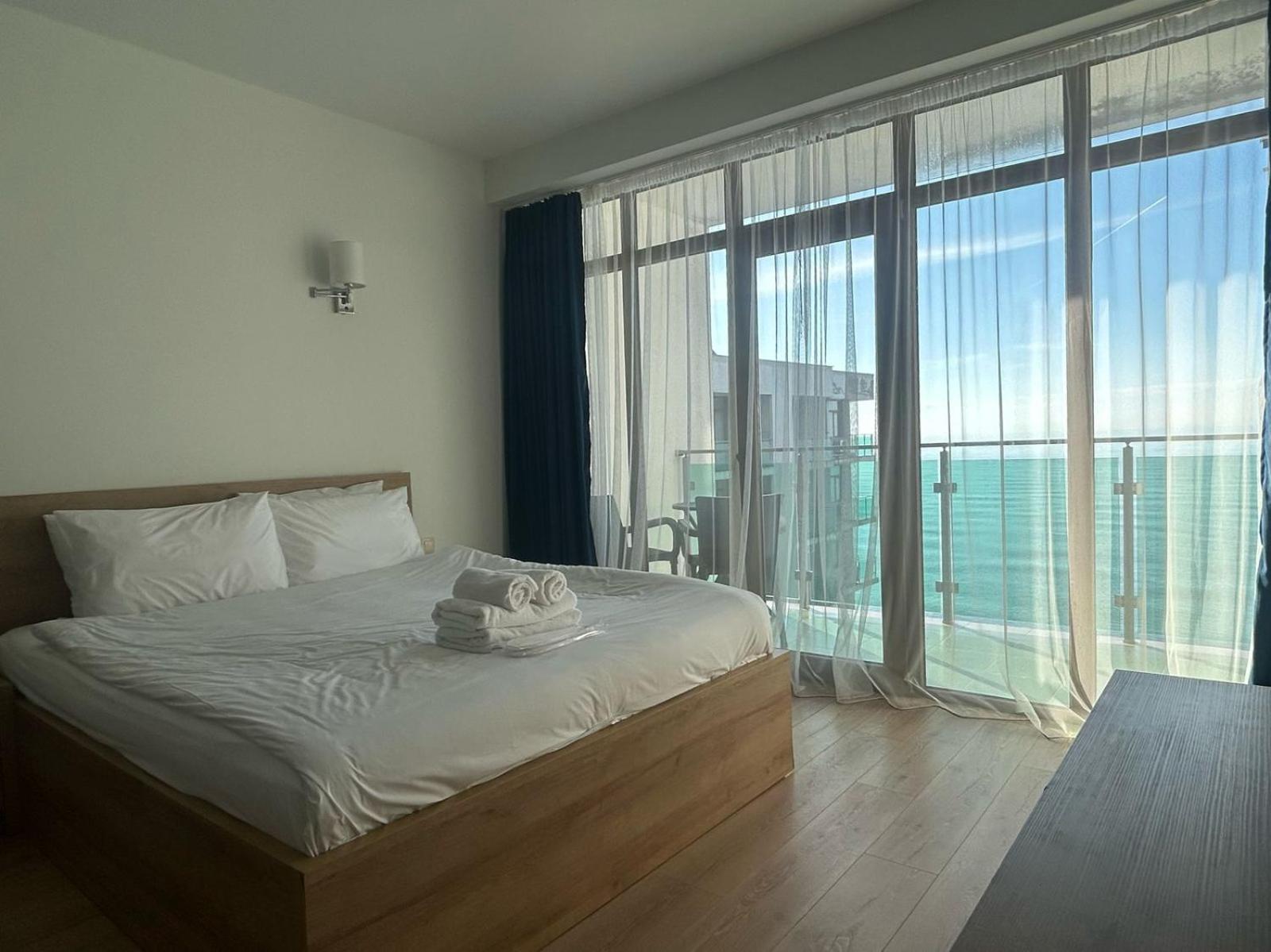 Aqua Batumi Hotel & Apartments Εξωτερικό φωτογραφία